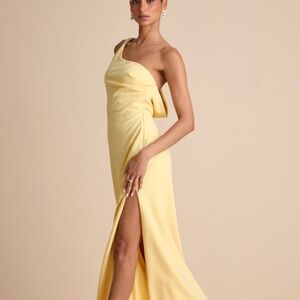 Lulus Maevyn Light Yellow Cowl Back Column Maxi Dress - Size M